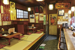 ▲店内はカウンター席とお座敷を用意しています。